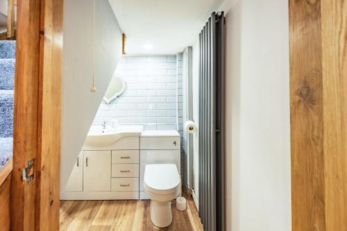 Pendre Cottage - image 7