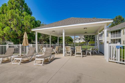 Lovely Myrtle Beach Condo with Golf Course Views!