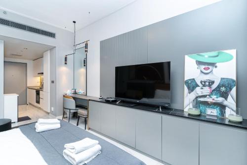 Furnished Studio Near Dubai Mall & Burj Khalifa, Dubái (foto 2)