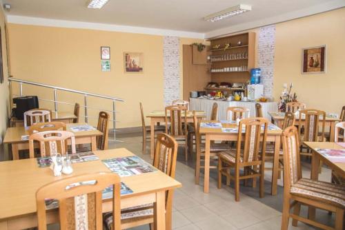 ห้องอาหาร, Garni hotel Alma in ปิรอต