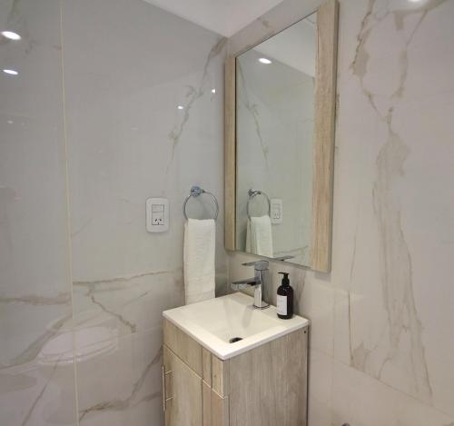Huellas Boutique Apartments - 화장실