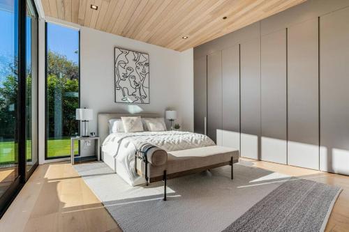 Modern, Resort-Style Home in West Hollywood in Los Angeles, USA