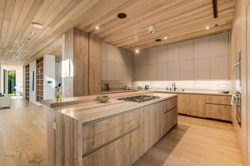 Modern, Resort-Style Home in West Hollywood in Los Angeles, USA