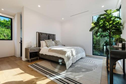 Modern, Resort-Style Home in West Hollywood in Los Angeles, USA
