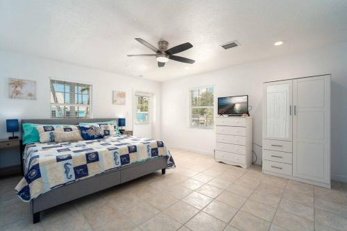 Waterfront Anchor House with Boat Basin & Ramp in ลิตเติล ทอช คีย์ (FL)