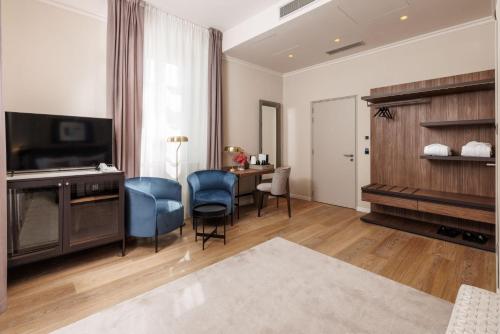 494928607 Anna Grand Hotel