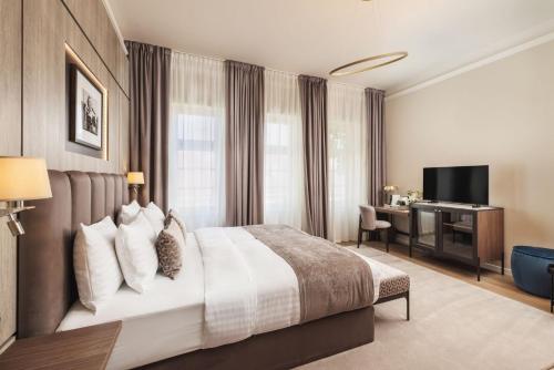494928803 Anna Grand Hotel