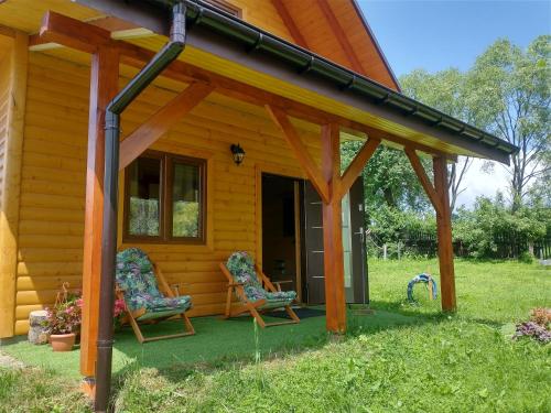 2 bedrooms, 6 beds
