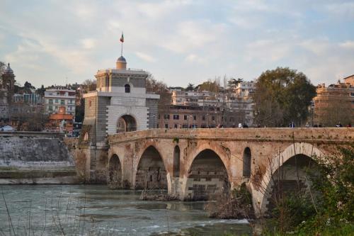 DOLCEVITA PONTE MILVIO, Rome (photo 3)