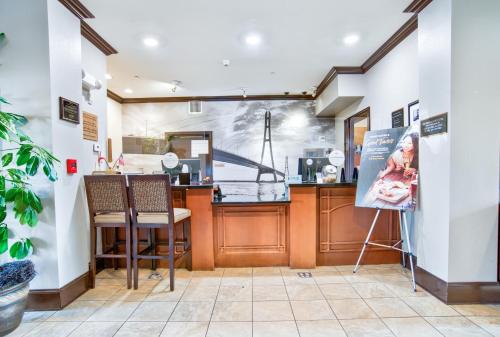 Front desk [24-hour]