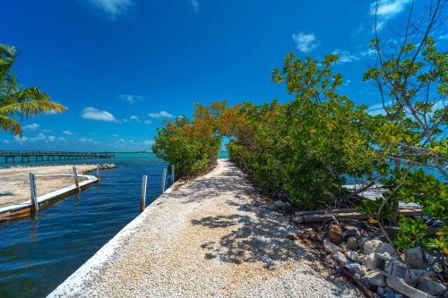 A környék, Waterfront Haven House with Boat Basin & Ramp in Little Torch Key