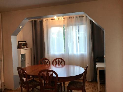 Létesítmények, Chelles - Paris - Disneyland Marne la vallée (Chelles - Paris - Disneyland Marne la vallee) in Chelles