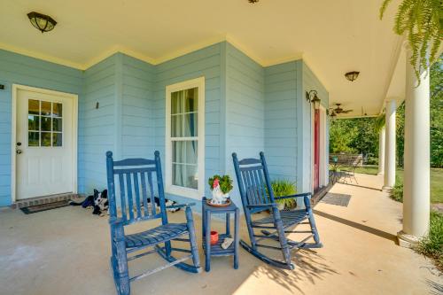 Peaceful Haynesville Vacation Rental with Yard! in มินเดิน (LA)