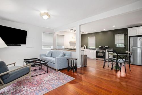 The Neighborhood Hotel Grand Beach