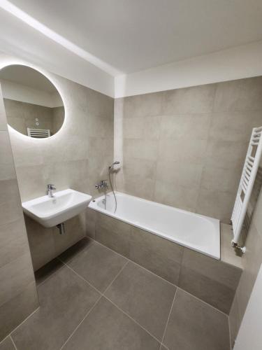 BA Apartment with free garage parking and garden, Bratislava (photo 6)