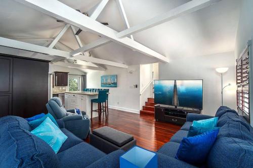 บริการและสิ่งอำนวยความสะดวก, Waterfront Captain House with Boat Basin & Ramp in ลิตเติล ทอช คีย์ (FL)