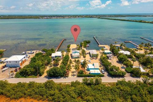 ทัศนียภาพภายนอกโรงแรม, Waterfront Captain House with Boat Basin & Ramp in ลิตเติล ทอช คีย์ (FL)