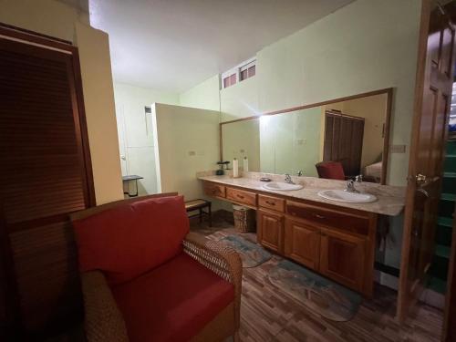 Castlevue B&B – Montego Bay