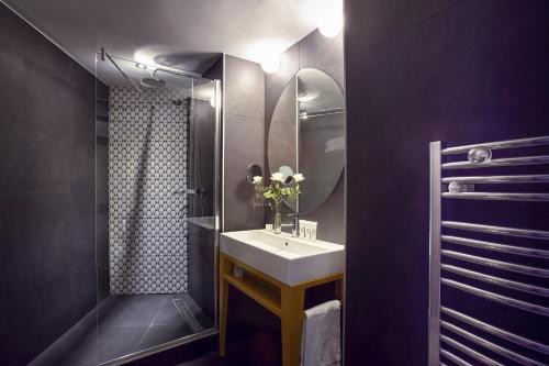 Bathroom, Grand Hotel du Midi Montpellier - Comedy Opera in Montpellier