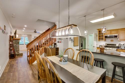 Tranquil Banner Elk Cabin with Patio and Fireplace! in Banner Elk, USA