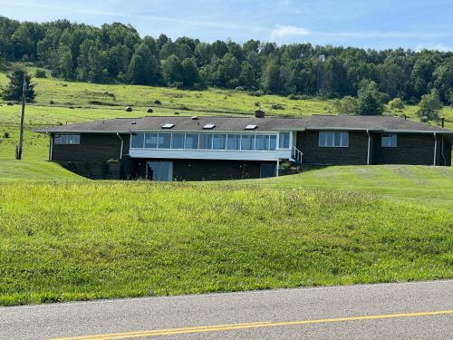 Stony Fork Inn - Accommodation - Wellsboro