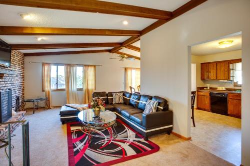 Spacious Family Home 11 Mi to Dtwn Minneapolis! in Minneapolis, USA