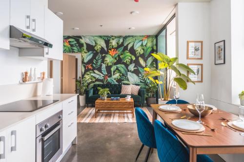 Jungly Penthouse City View
