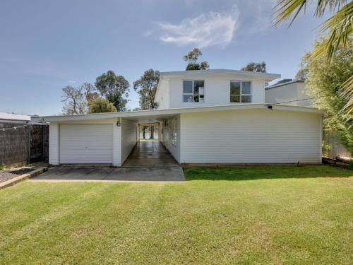 Twin Rivers Whitehouse in Bundalong