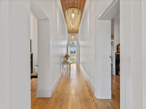 Hart Cottage Farm Stay in Indigo Valley in Barnawartha