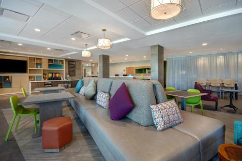 Lobby, Home2 Suites by Hilton Garden Grove Anaheim in Garden Grove (CA)