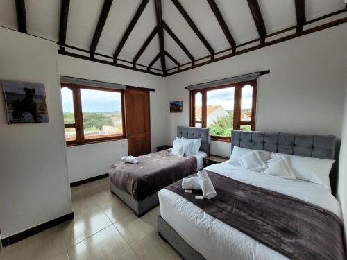 Triple Room with Balcony image 1