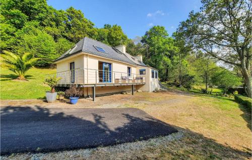 Beautiful Home In Plouigneau With Kitchen