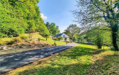 Beautiful Home In Plouigneau With Kitchen