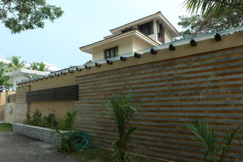 A Waterfront Mansion - Cochin