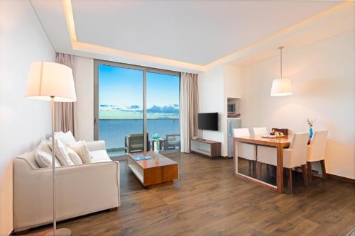 Special Offer - Two-bedroom Ocean View Suite with Balcony image 2
