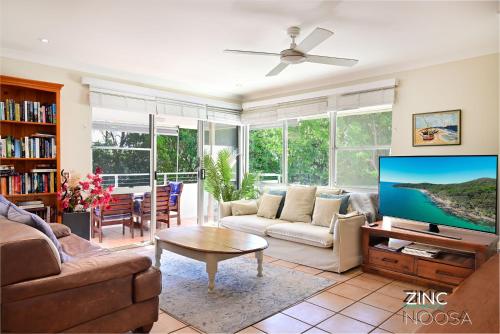 Yaringa Apartment 1 - Moments from Noosa Main Beach - image 4