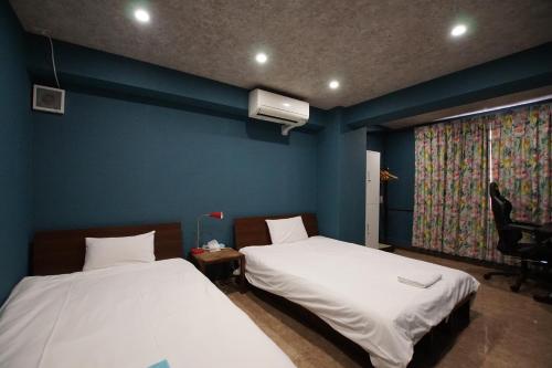 room detail thumbnail 1