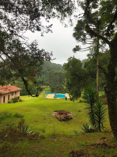 Chácara de lazer e eventos a 30 km de Curitiba, PISCINA, CHURRASQUEIRA, LAREIRA, 5 quartos Casa de 380m2 em 22 alqueires na natureza preservada