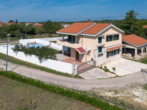 Viesnīcas āriene, Apartment Villa Slavija in Briševo