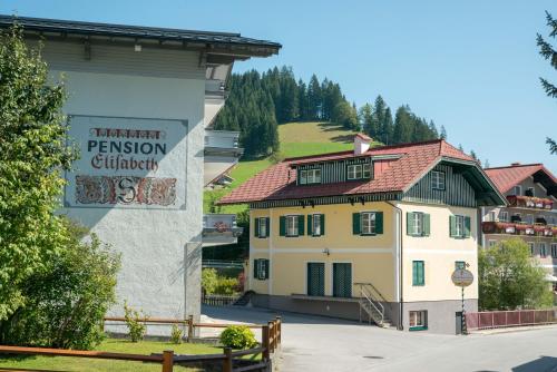  Ferienhaus Elisabeth, Pension in Russbach am Pass Gschütt