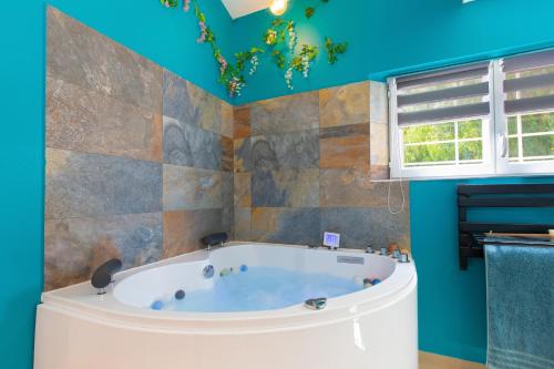 Appartement jacuzzi 4 étoiles - Love Room Merveille