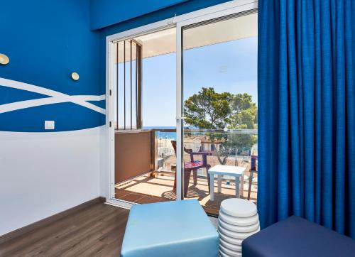 2 twin beds