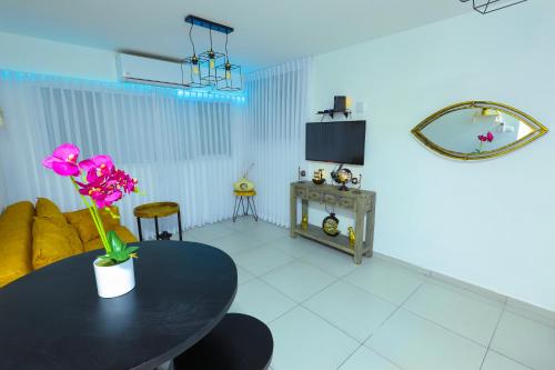 Oprema, הטרקלין של שלמה. דירה יפה וחדשה 5 דקות נסיעה מהים in Ashkelon