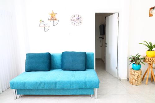 דירה יפה סגנון מודרני מרחק של 5 דקות נסיעה מהים in 艾殊科隆