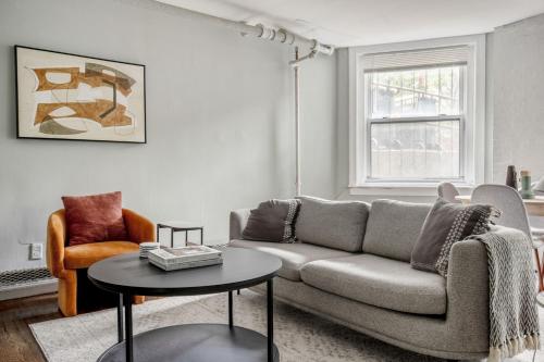 Brookline 2br w public wd nr Fenway groceries BOS-909 in Brookline, USA