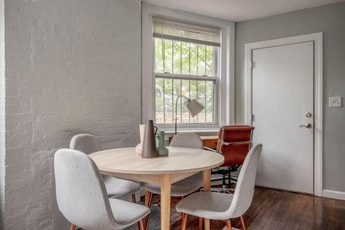 Brookline 2br w public wd nr Fenway groceries BOS-909 in Brookline, USA
