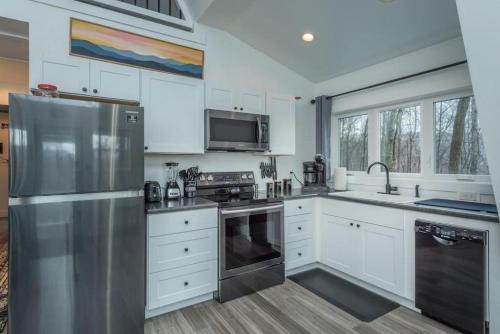 Spacious A-Frame! 15 min. From Downtown Asheville! in Swannanoa, USA