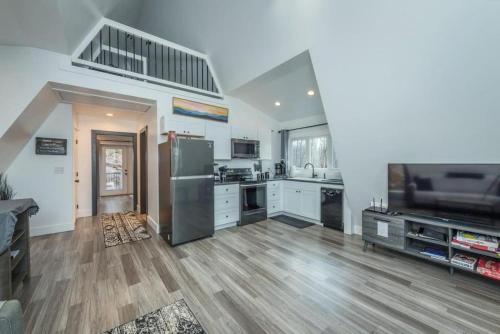 Spacious A-Frame! 15 min. From Downtown Asheville! in Swannanoa, USA