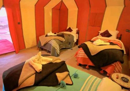 1 double bed, 3 twin beds