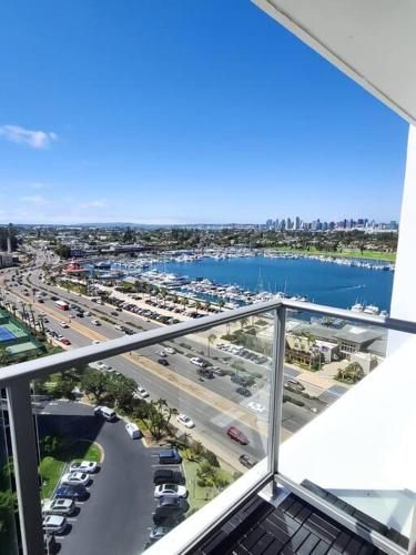 Luxury Beach-Front High-Rise Apartment in San Diego, USA